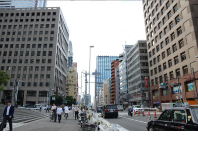 新宿モノリス前の交差点